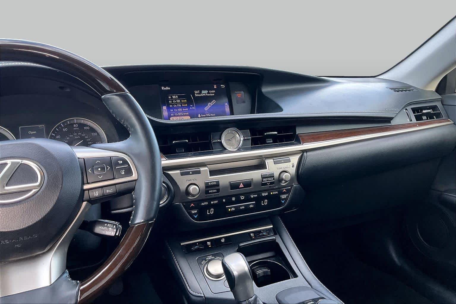 Pre-Owned 2016 Lexus ES 350