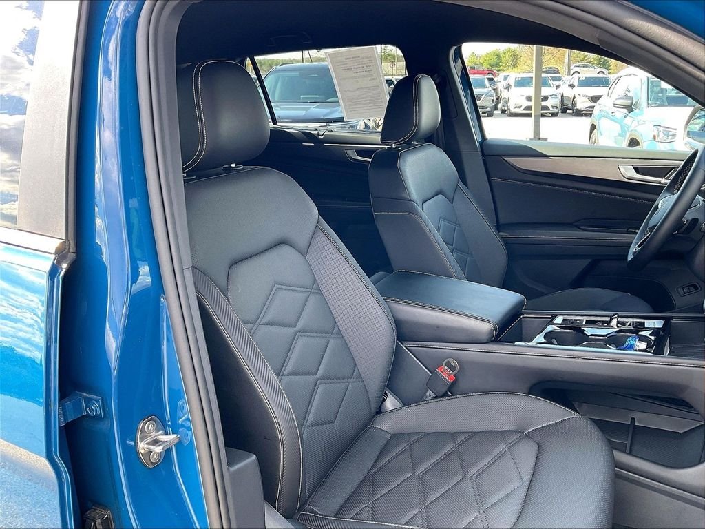 Used 2025 Mountain Lake Blue Metallic Volkswagen 2.0T SE w/Technology image 10