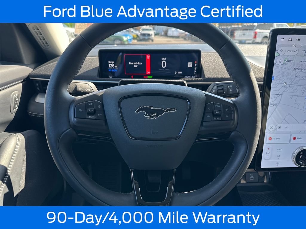 Used 2023 White Ford Select image 22