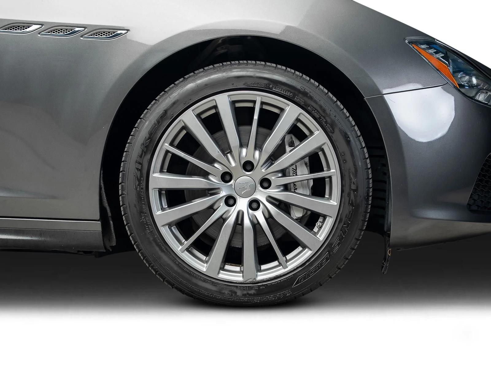 Used 2017 Gray Maserati Base image 32