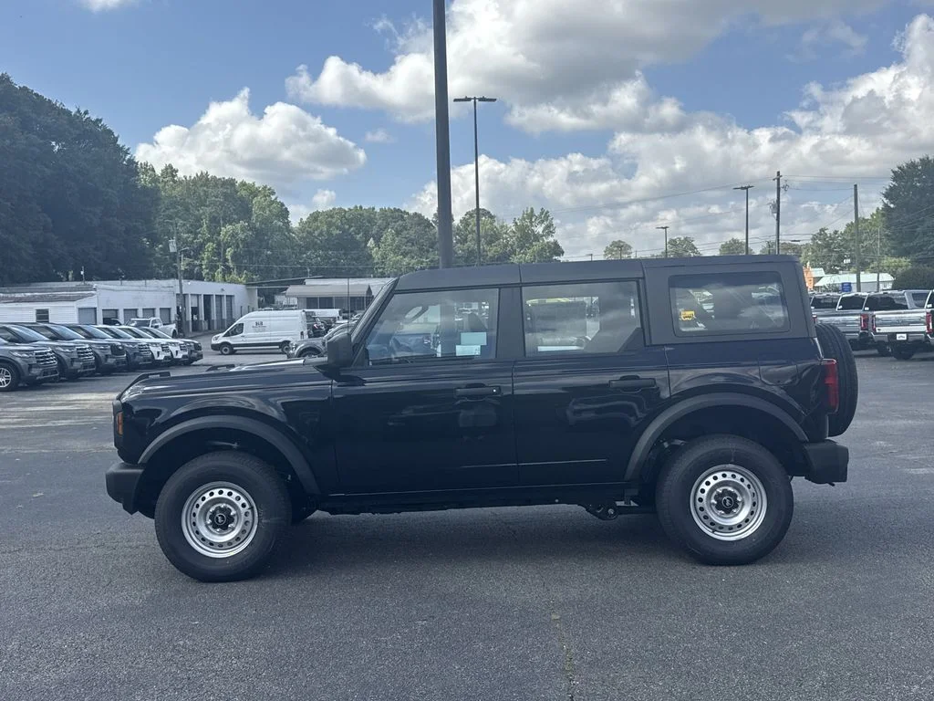 New 2026 Black Ford Base image 4