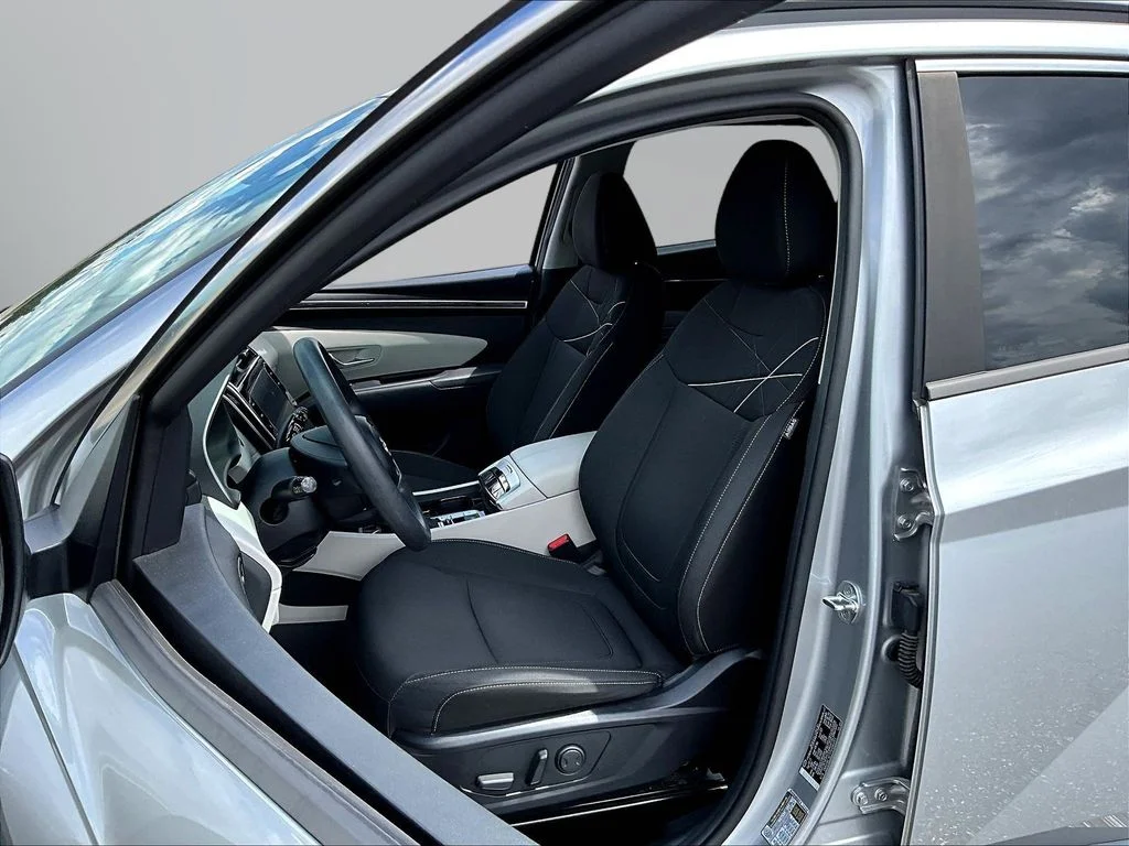 Used 2022 Silver Hyundai SEL image 21