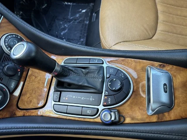 Used 2011 Gray Mercedes-Benz SL 550 image 23