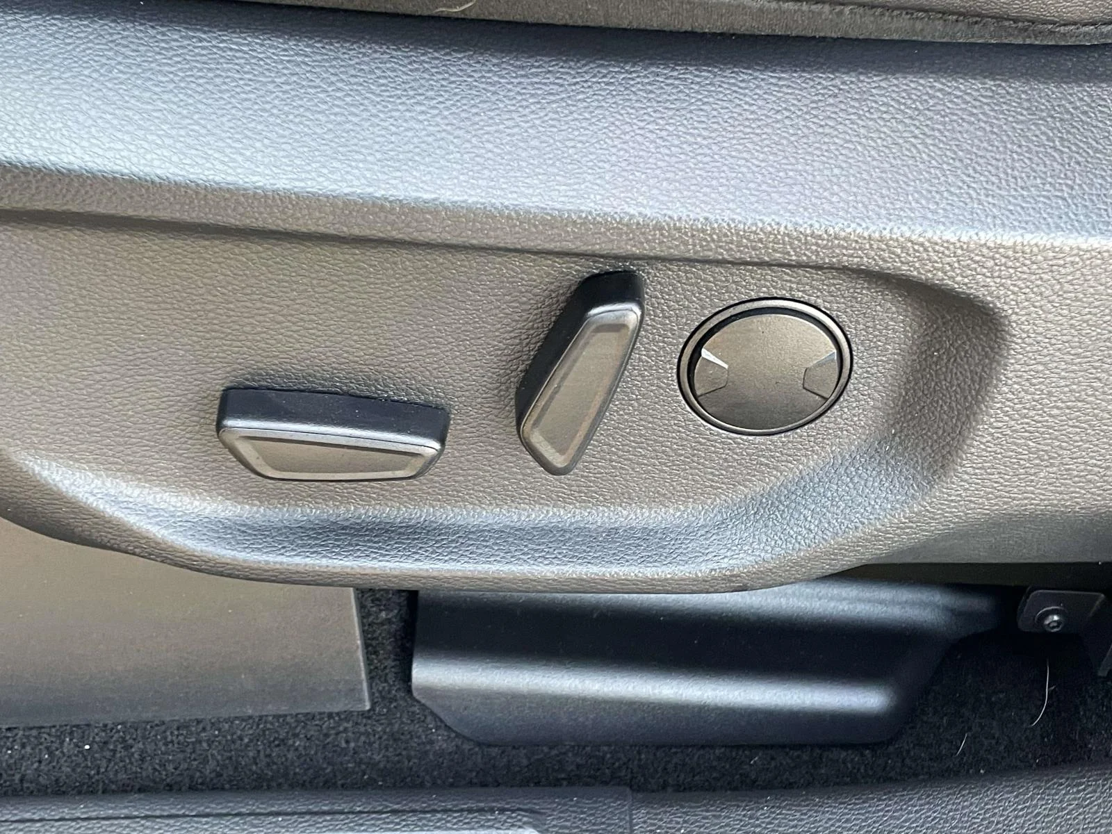 Used 2025 Marsh Gray Ford LARIAT image 7