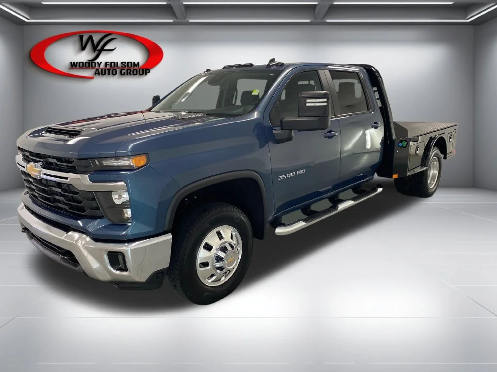Used 2025 Blue Chevrolet LT image 3