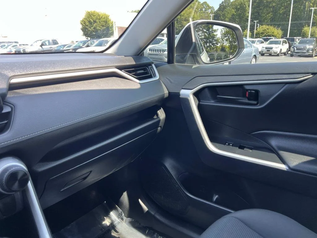 Used 2021 White Toyota LE image 38