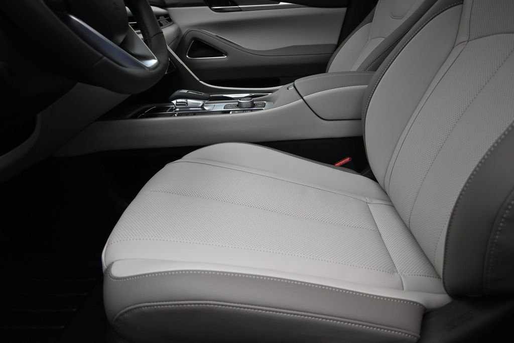 New 2027 MINERAL BLACK INFINITI Luxe FWD image 13