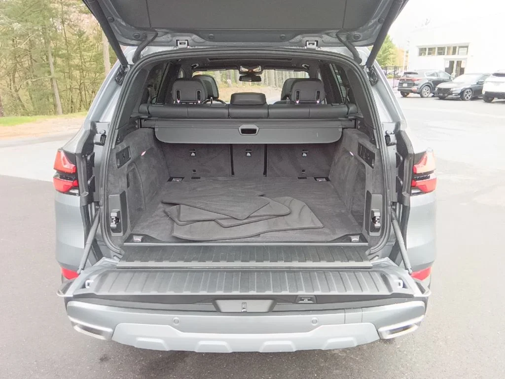 Certified Used 2026 Skyscraper Grey Metallic BMW xDrive40i image 28