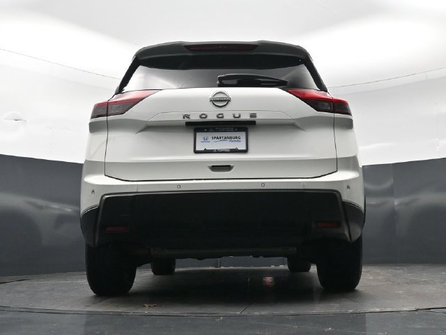 Used 2024 Glacier White Nissan S image 28