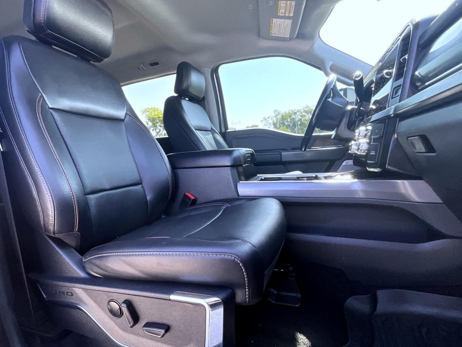 Used 2023 Silver Ford Lariat image 18