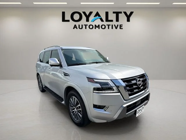 Used 2023 Silver Nissan SL image 28