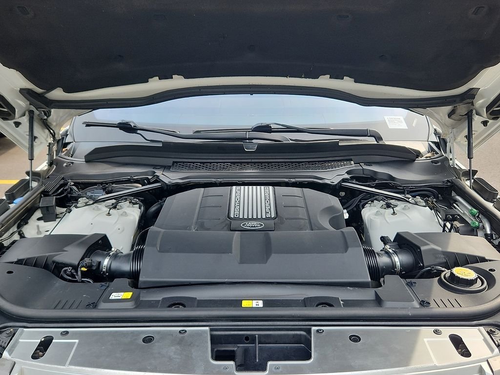 Used 2016 Fuji White Land Rover 3.0L V6 Supercharged HSE image 29