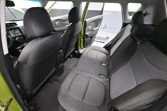 Used 2019 Green Kia Plus image 37