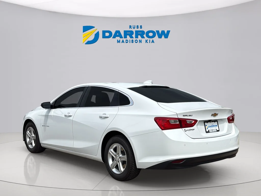 Used 2024 Summit White Chevrolet LT image 3