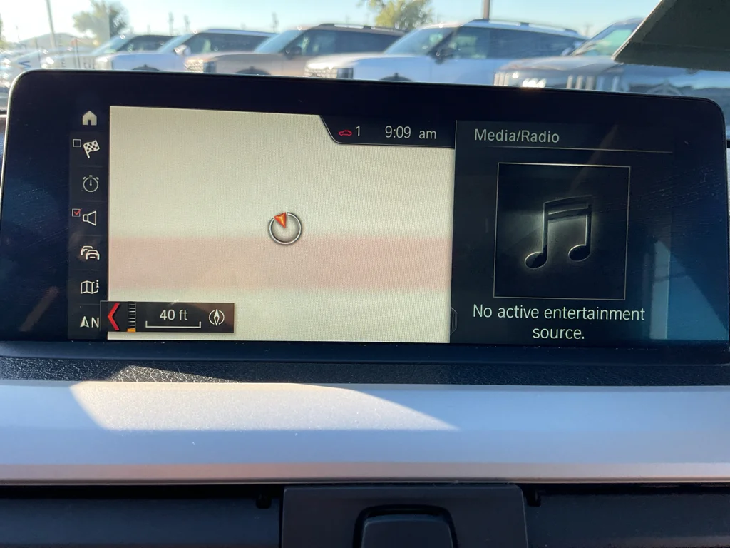 Used 2018 Mediterranean Blue Metallic BMW 320i xDrive image 21
