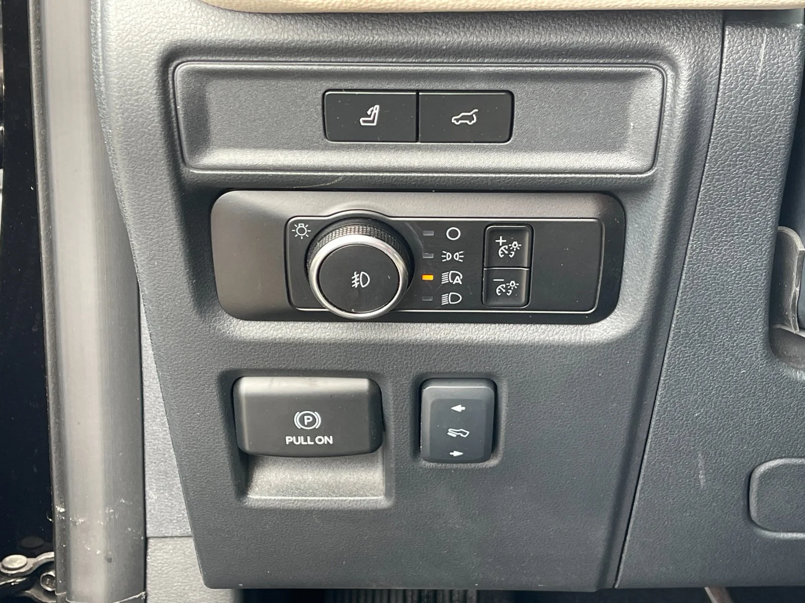 Used 2024 Black Ford Limited image 33