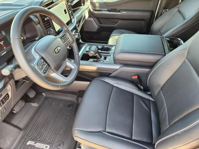 New 2026 Oxford White Ford Lariat® image 31
