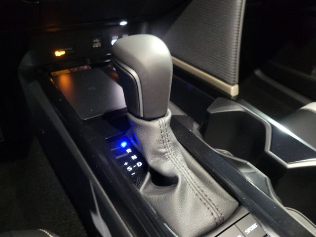 Used 2025  Toyota SE image 13