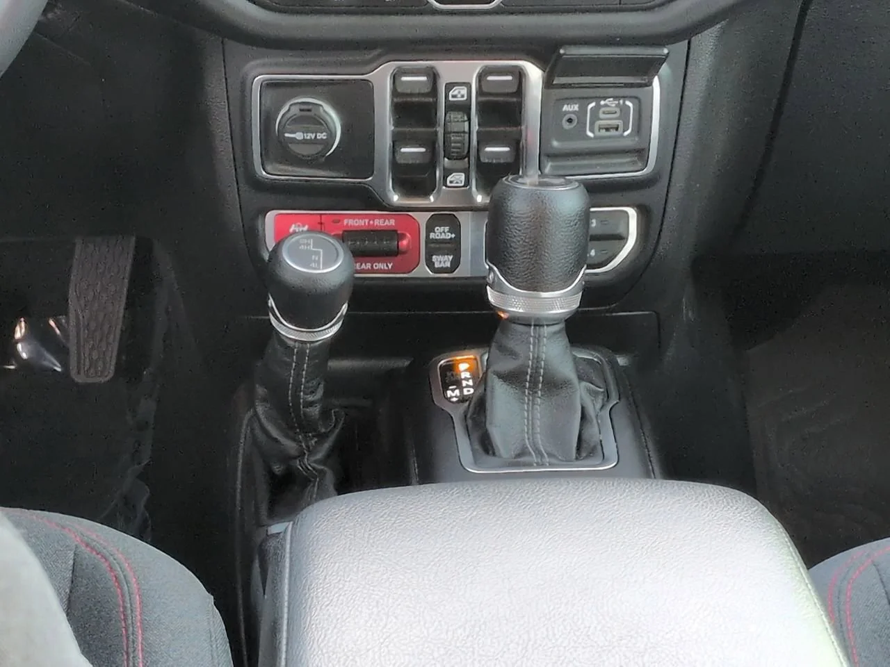 Used 2024 Anvil Clear Coat Jeep Rubicon image 17