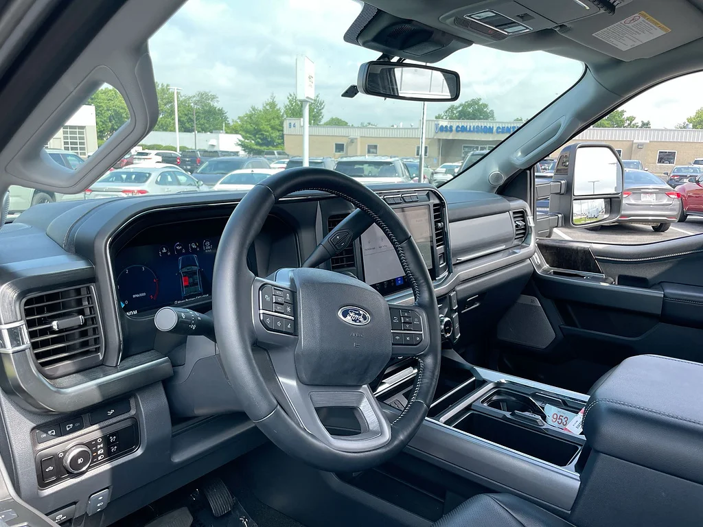 Used 2024 WHITE Ford Lariat image 10