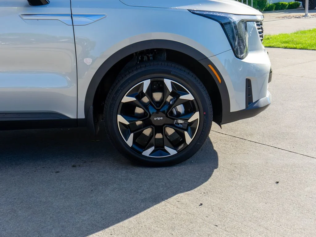 New 2026 Ivory Silver Kia EX image 33