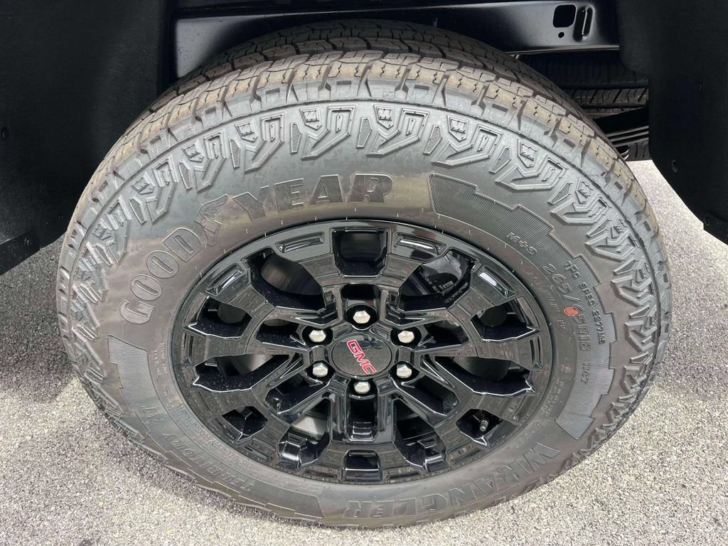 New 2026 Sterling Metallic GMC Elevation image 12