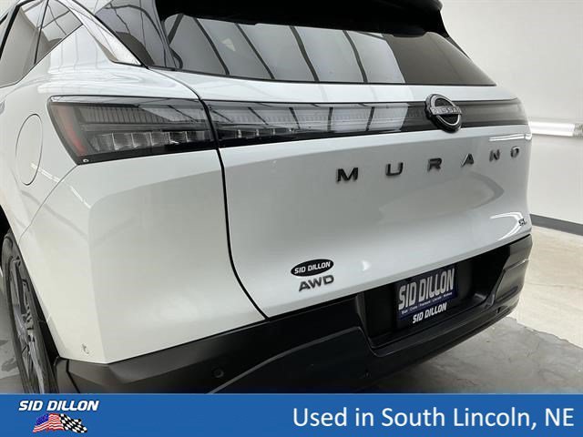 Used 2025 Everest White Pearl Tricoat Nissan SL image 22