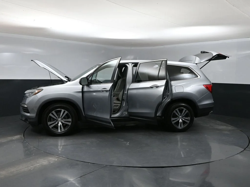 Used 2017 Silver Honda EX image 47