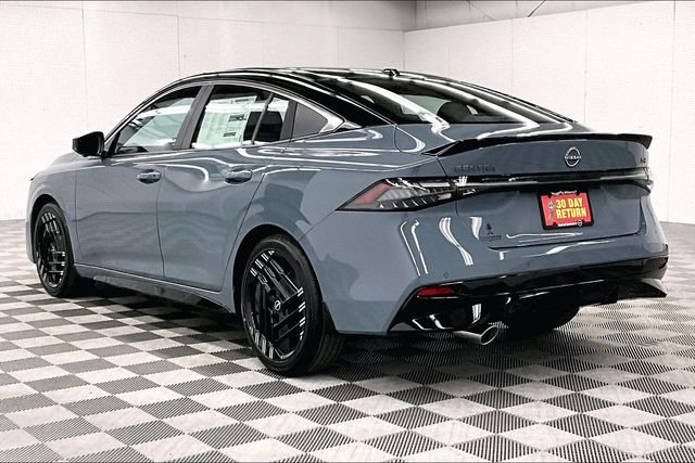 New 2026 Atlantic Gray/Super Black Nissan SR image 4