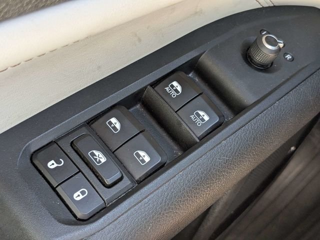 Used 2023 Gray Jeep Limited image 25