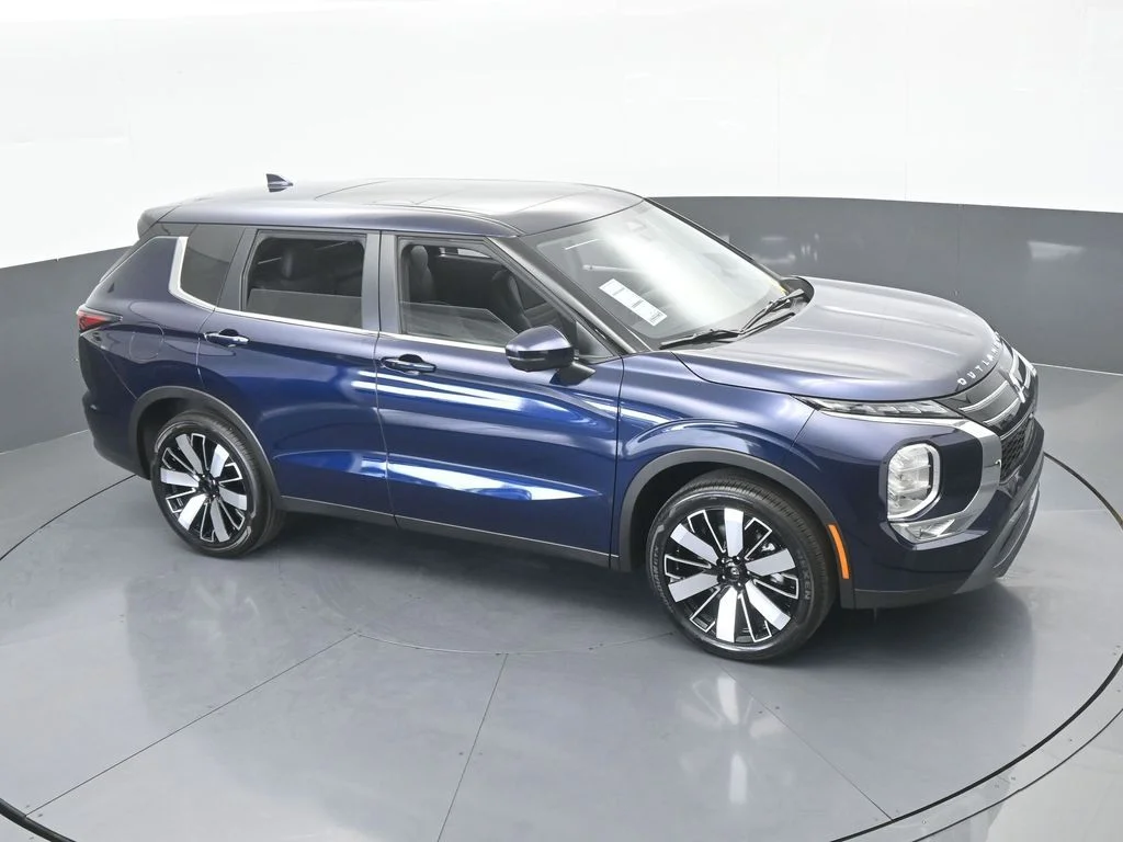 New 2026 Cosmic Blue Metallic Mitsubishi SE image 54