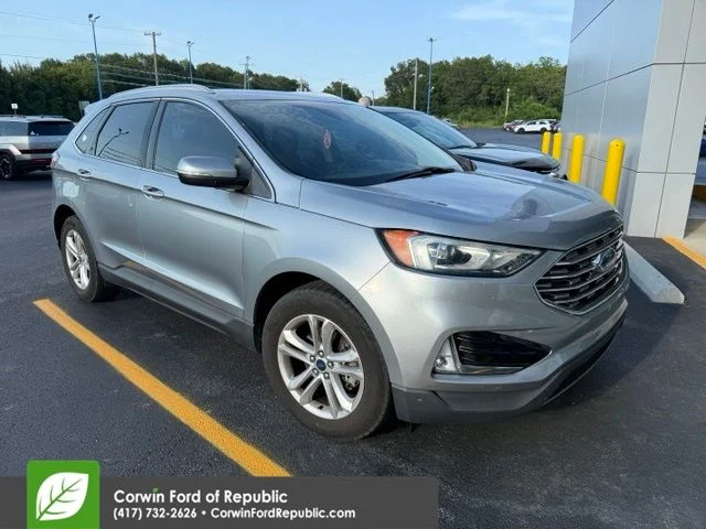 Used 2020 Silver Metallic Ford SEL image 3