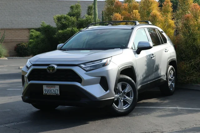 2025 Toyota RAV4 Hybrid XLE