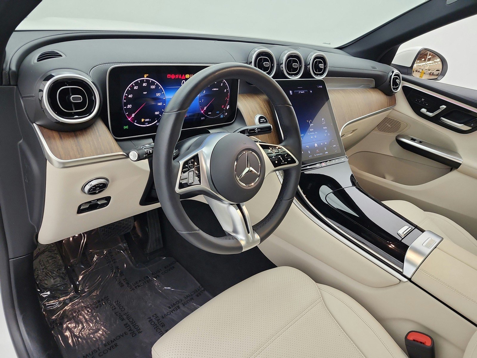 Certified Used 2024 Polar White Mercedes-Benz GLC 300 SUV image 9