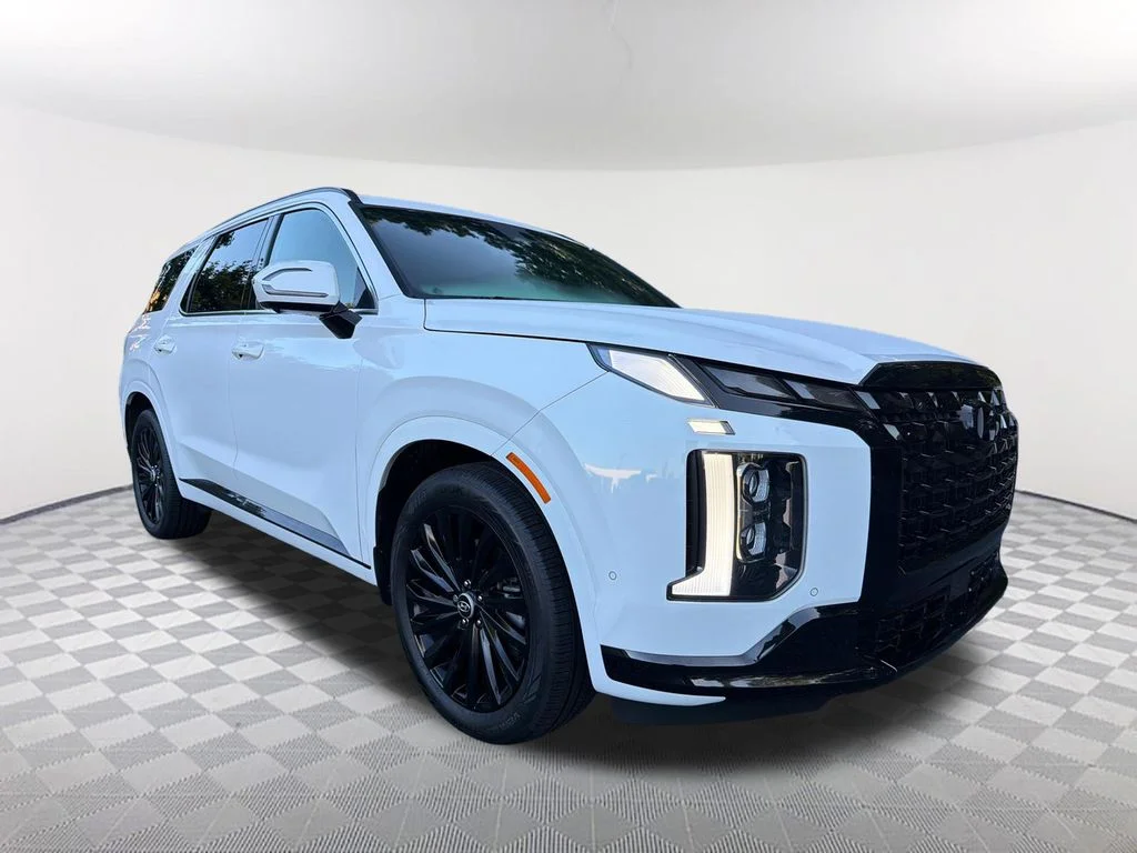 Used 2025 White Hyundai Calligraphy Night Edition image 3