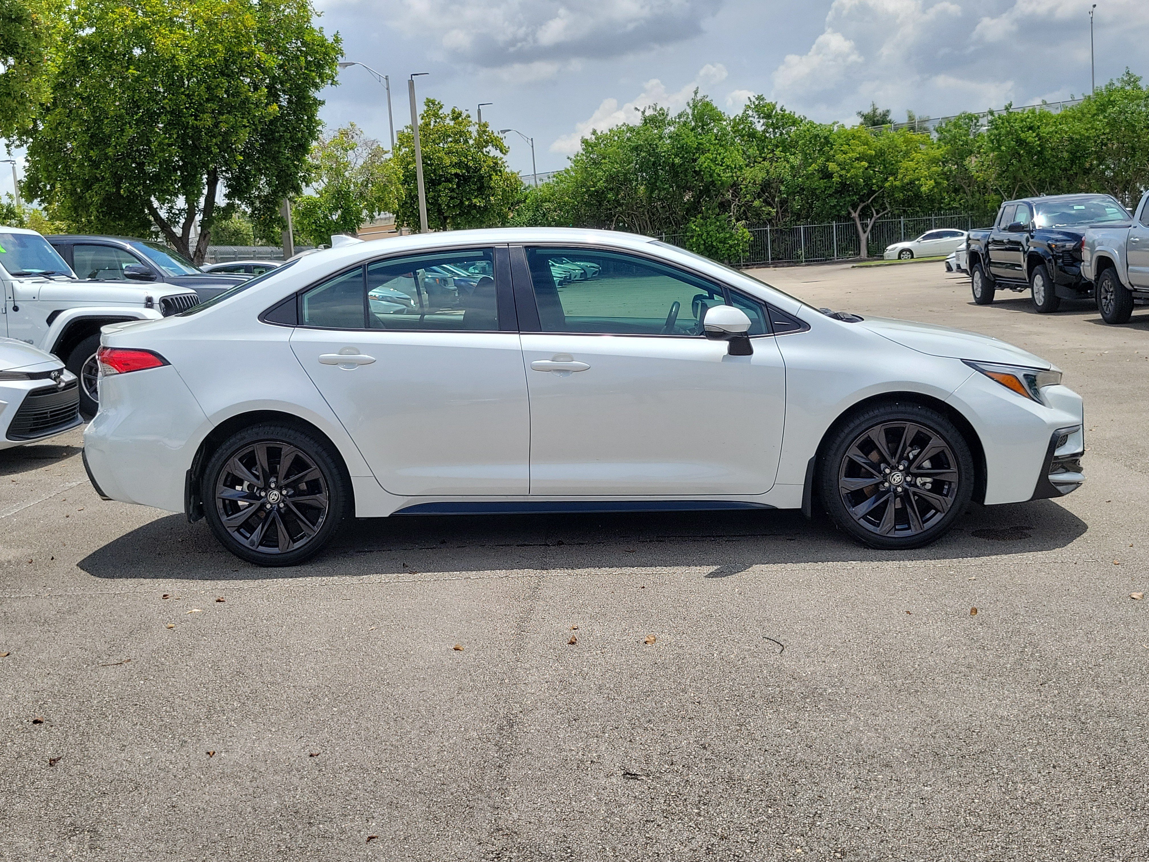 Used 2025 Pearl Toyota SE image 4