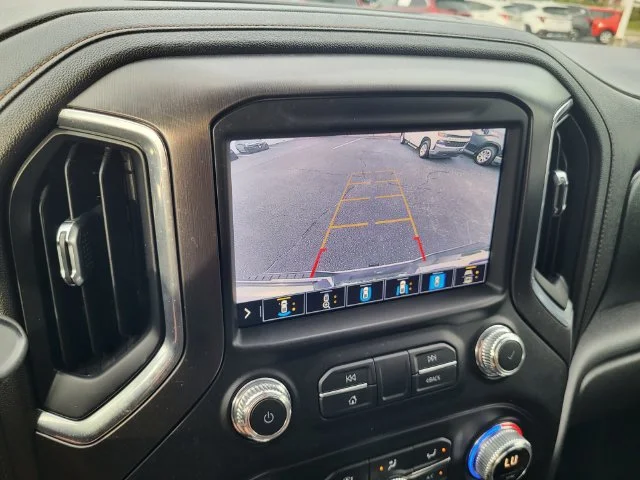 Used 2021 White GMC AT4 image 19