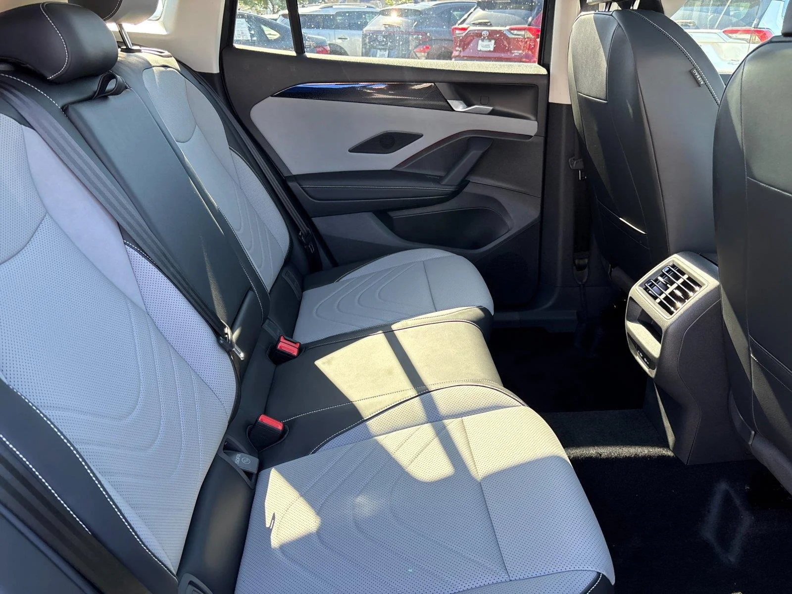 New 2026 Platinum Gray Metallic Volkswagen SE image 35