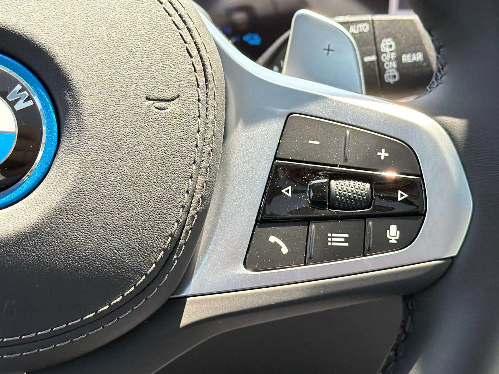 New 2026 Brooklyn Grey Metallic BMW xDrive50e Plug-In Hybrid image 14