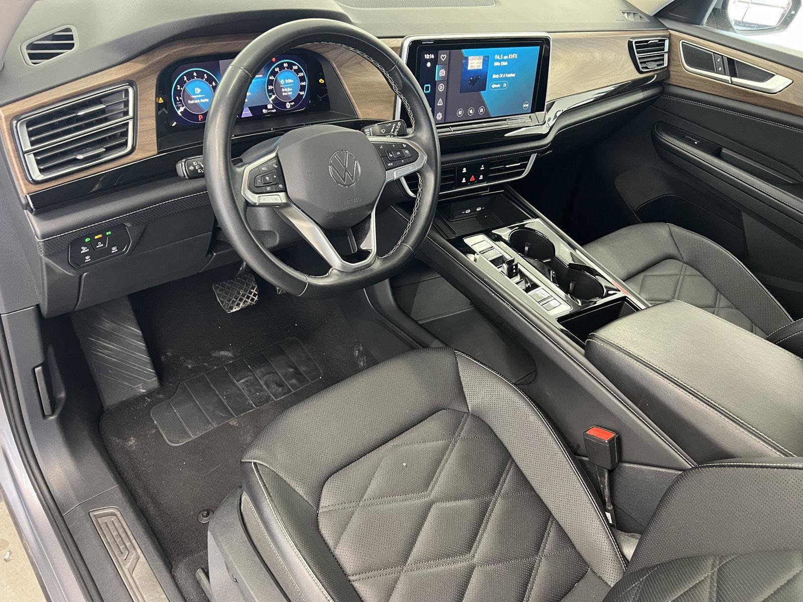 2025 Volkswagen Atlas SE w/Tech - Photo 13