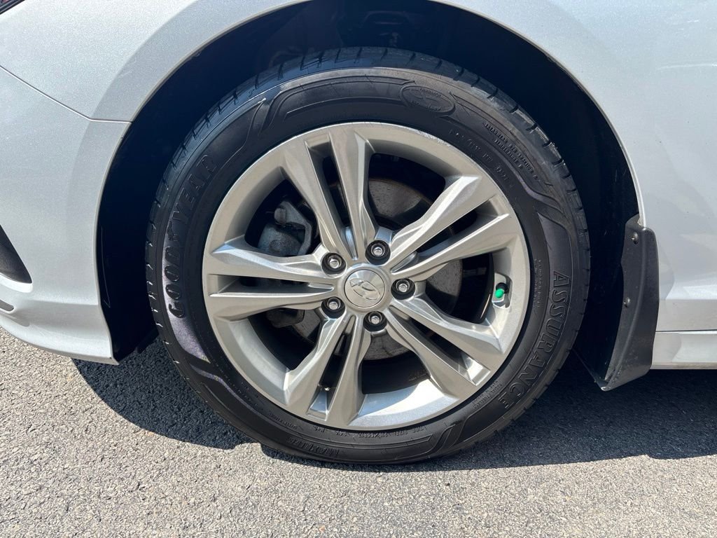 Used 2019 Silver Hyundai SEL image 11