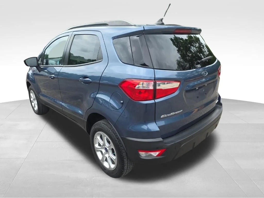 Certified Used 2022 Blue Metallic Ford SE image 8
