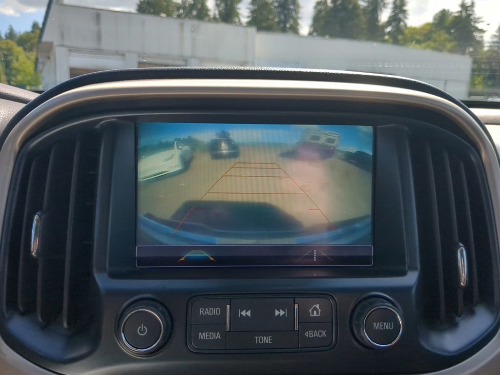 Used 2018 White GMC Denali image 23