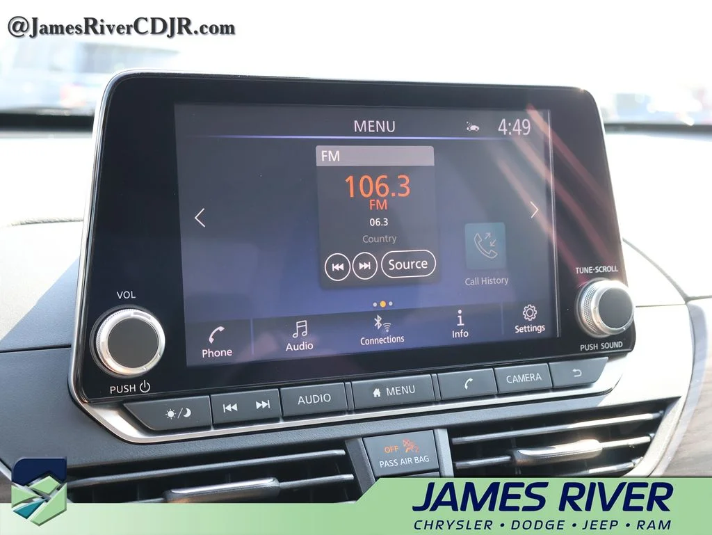 Used 2025 Red Nissan 2.5 SV image 34