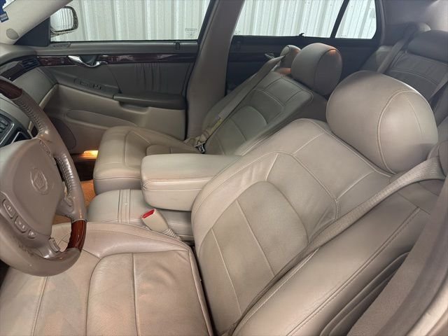 Used 2005 Light Cashmere Cadillac DHS image 10