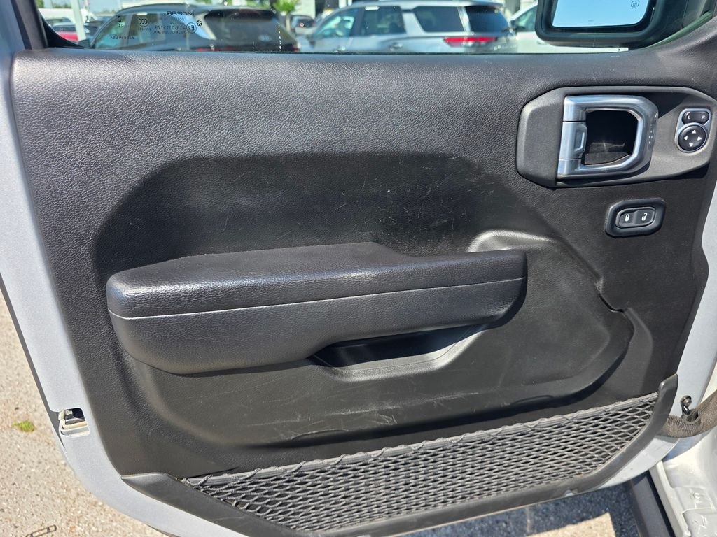 Used 2024 Silver Jeep Rubicon 4xe image 13