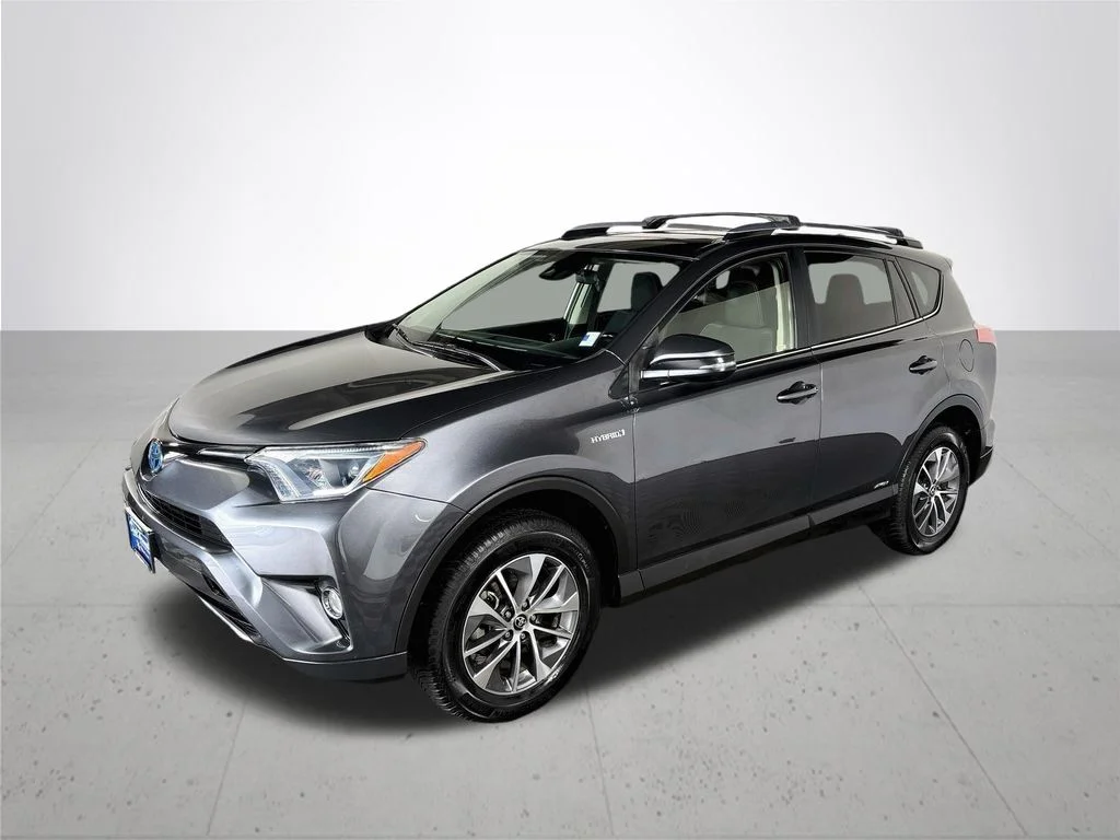 Used 2017 Gray Toyota XLE image 2