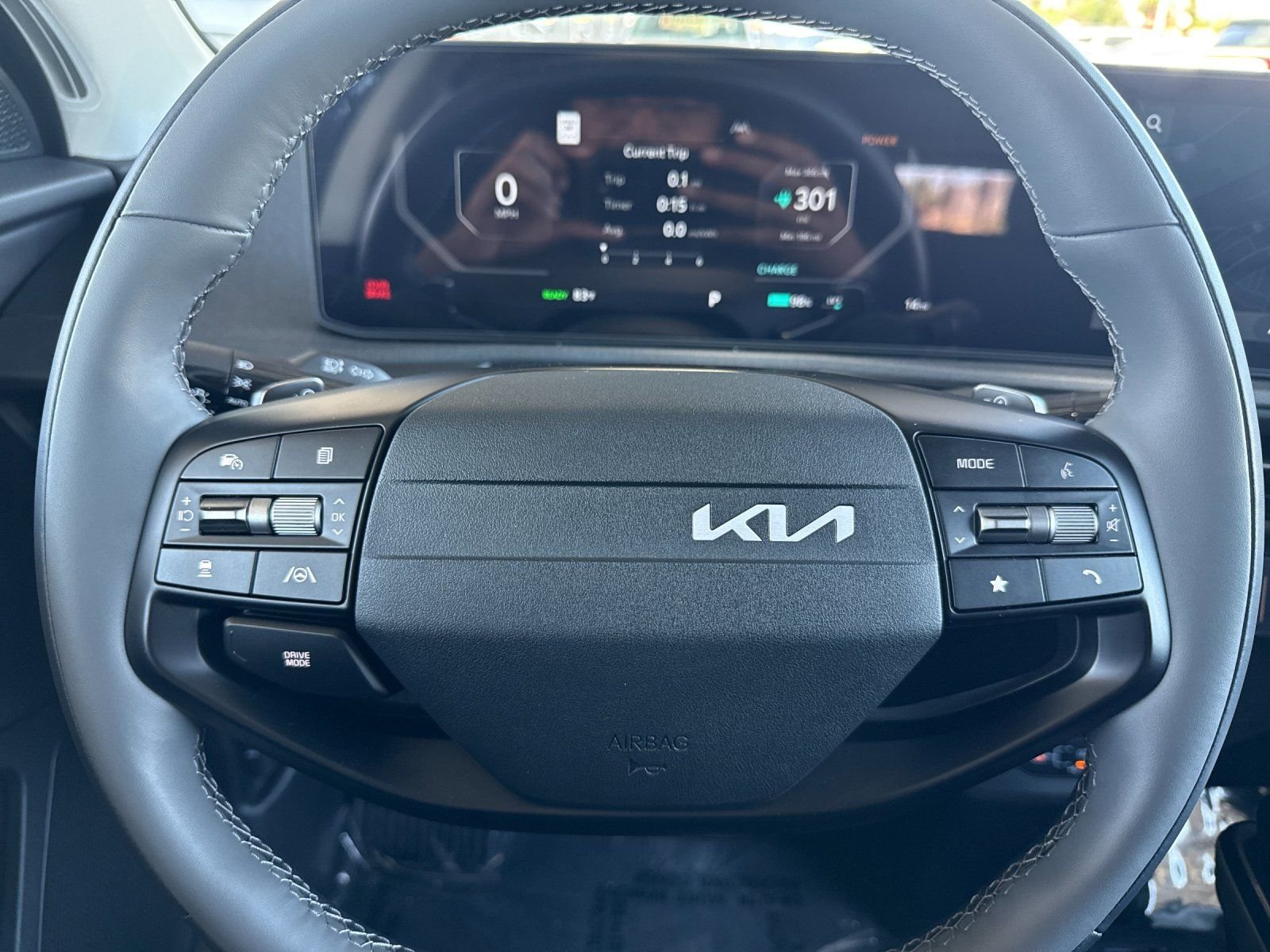 New 2026 Wolf Gray Kia LIGHT image 25