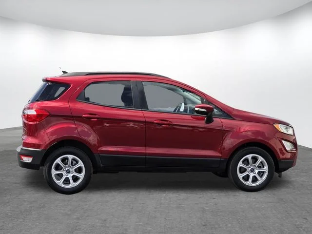 Used 2020 Ruby Red Metallic Ford SE image 3