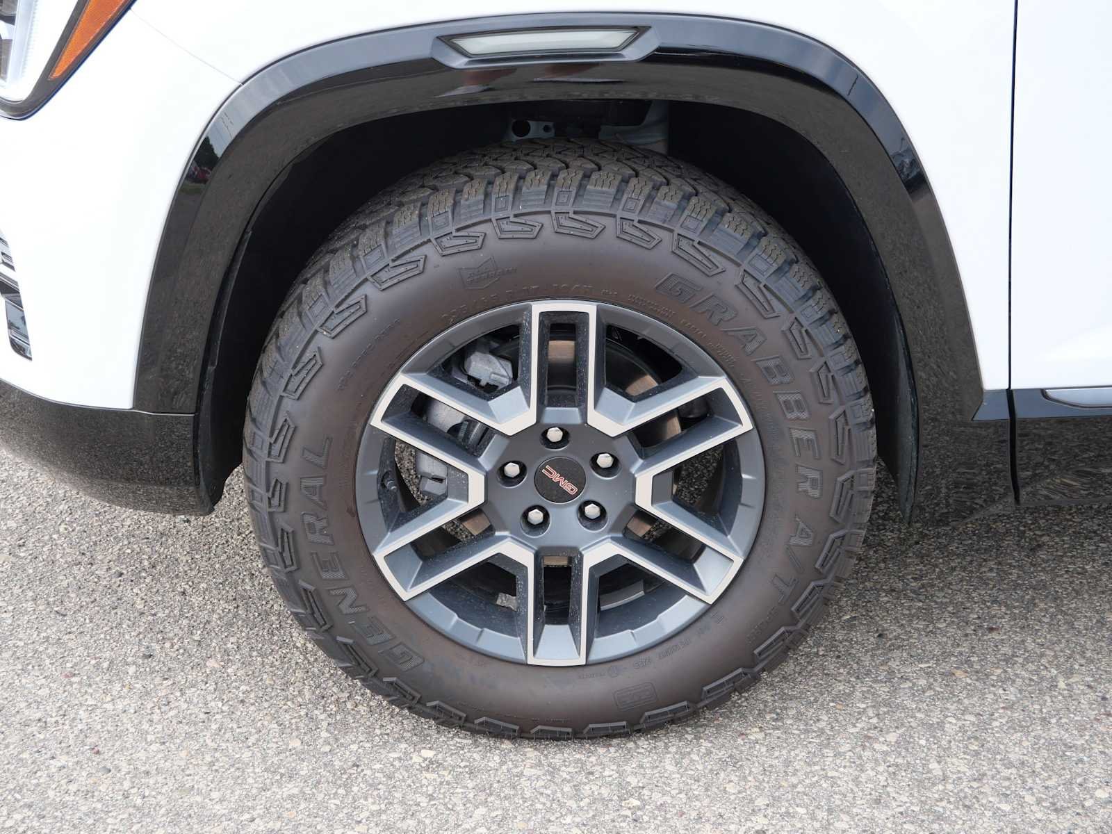 2026 GMC Terrain AT4 - Photo 9